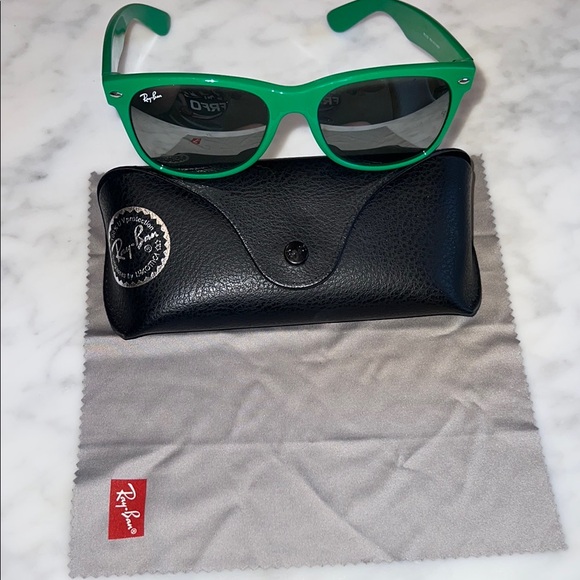 Custom Ray-Ban Green Sunglasses with mirrored silver lenses - Picture 8 of 10